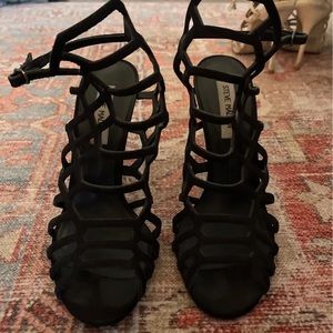 Steve Madden black gladiator heel